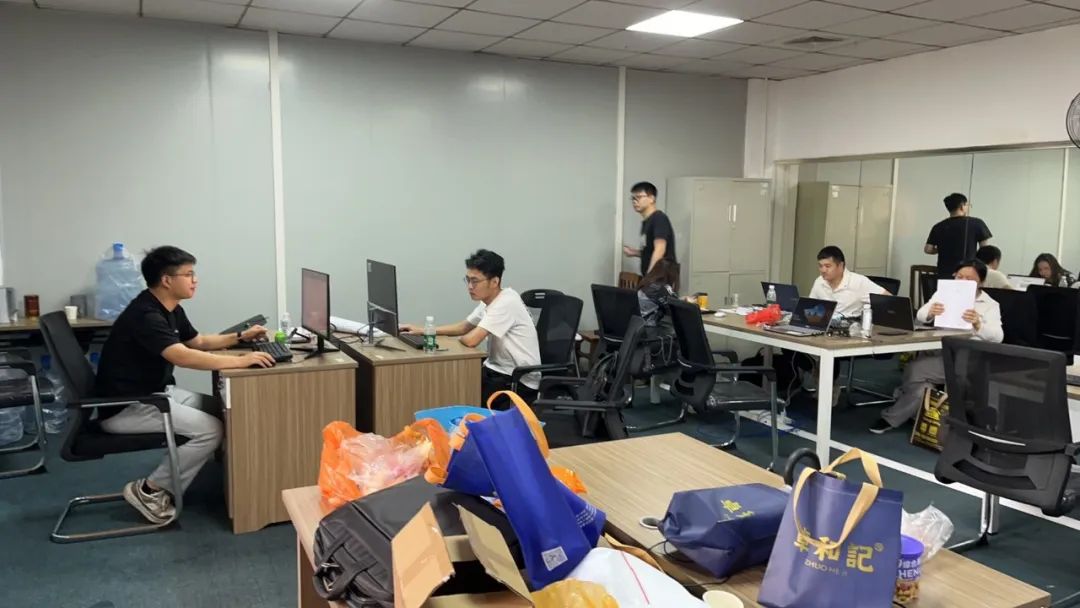 《致敬，，奋斗的青春》